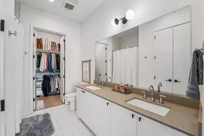 800 Embassy Drive #429, Austin, TX 78702 - Photo 16