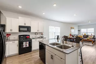 200 Montego St, Hutto, TX 78634 - Photo 6