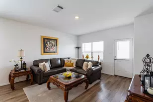 200 Montego St, Hutto, TX 78634 - Photo 4