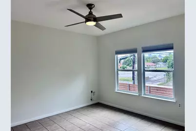 1901 1901 New York Av Avenue #B, Austin, TX 78702 - Photo 16