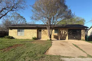 1203 Hackberry Dr, Marble Falls, TX 78654 - Photo 2