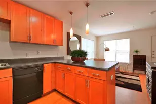 711 W 32nd St, Austin, TX 78705 - Photo 14