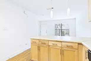 711 W 32nd St, Austin, TX 78705 - Photo 4