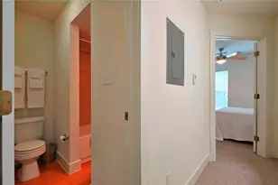 711 W 32nd St, Austin, TX 78705 - Photo 4