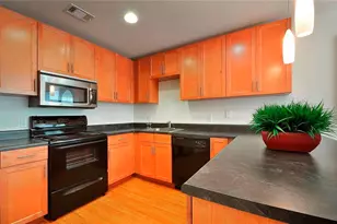 711 W 32nd St, Austin, TX 78705 - Photo 16