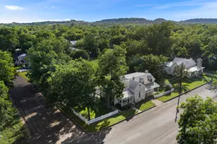 501 W Creek St, Fredericksburg, TX 78624 - Photo 6