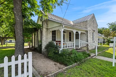 501 W Creek Street, Fredericksburg, TX 78624 - Photo 4