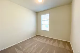 5216 Cressler Ln, Jarrell, TX 76537 - Photo 4