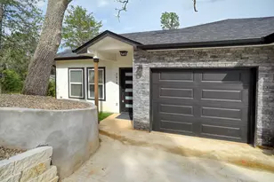 121 S Kanaio Dr, Bastrop, TX 78602 - Photo 2