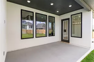 905 S Hemingway Loop, Liberty Hill, TX 78642 - Photo 32