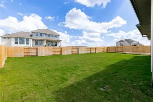 905 S Hemingway Loop, Liberty Hill, TX 78642 - Photo 32