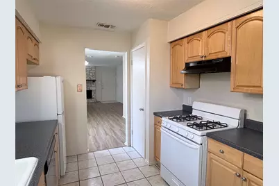 410 Linden Street #B, Bastrop, TX 78602 - Photo 6