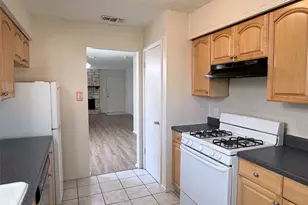 410 Linden St, Bastrop, TX 78602 - Photo 6