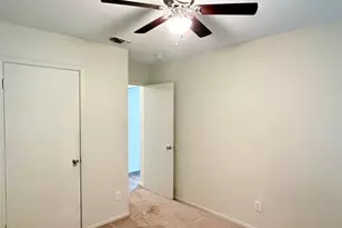 410 Linden St, Bastrop, TX 78602 - Photo 8