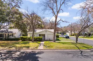 3207 Bridle Path, Austin, TX 78703 - Photo 4