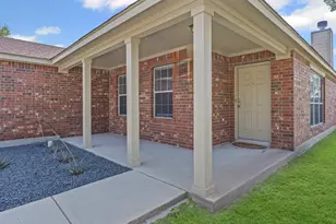 1516 Paint Brush Dr, Lockhart, TX 78644 - Photo 4