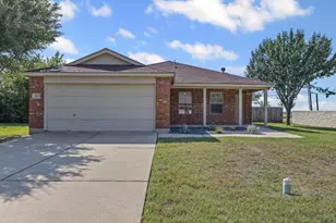 1516 Paint Brush Dr, Lockhart, TX 78644 - Photo 2