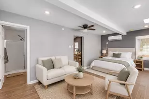 815 E 31st St, Austin, TX 78705 - Photo 2