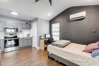 815 E 31st Street #C, Austin, TX 78705 - Photo 10