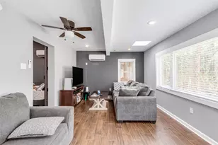 815 E 31st St, Austin, TX 78705 - Photo 8