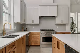 2209 Woodland Ave, Austin, TX 78741 - Photo 4