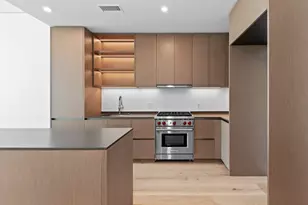 610 Davis St, Austin, TX 78701 - Photo 2