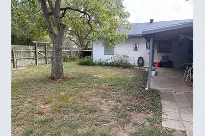 307 Whitehead Street, Smithville, TX 78957 - Photo 4