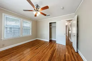 909 E 38th St, Austin, TX 78705 - Photo 18