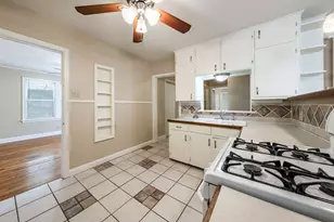 909 E 38th St, Austin, TX 78705 - Photo 12