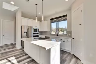 1304 Minnie Dr, Austin, TX 78732 - Photo 10