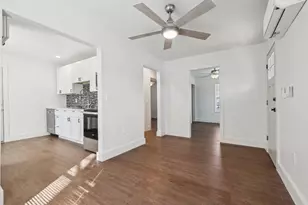 304 Harris St, Smithville, TX 78957 - Photo 12