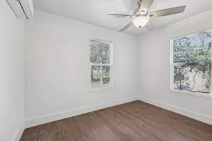 304 Harris St, Smithville, TX 78957 - Photo 20