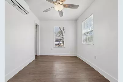 304 Harris Street, Smithville, TX 78957 - Photo 18