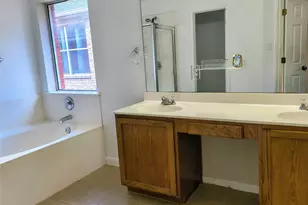 9213 Pioneer Forest Dr, Austin, TX 78744 - Photo 12