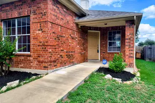 9213 Pioneer Forest Dr, Austin, TX 78744 - Photo 2