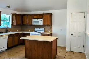 9213 Pioneer Forest Dr, Austin, TX 78744 - Photo 6
