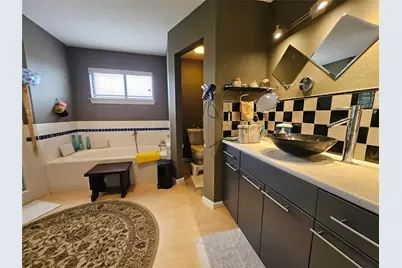 21201 Kathy Lane, Spicewood, TX 78669 - Photo 14