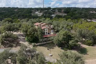 21201 Kathy Ln, Spicewood, TX 78669 - Photo 2