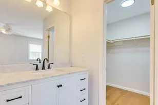 318 S Ave C, Elgin, TX 78621 - Photo 8