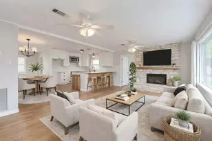 318 S Ave C, Elgin, TX 78621 - Photo 2