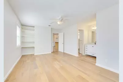 318 S Avenue C, Elgin, TX 78621 - Photo 14