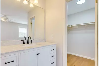 318 S Avenue C, Elgin, TX 78621 - Photo 16