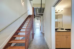 807 E 14th St, Austin, TX 78702 - Photo 2