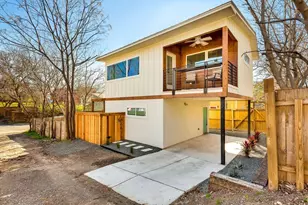 2206 E 9th St, Austin, TX 78702 - Photo 1