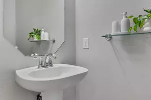 1310 W Parmer Ln, Austin, TX 78727 - Photo 14
