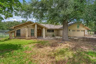 109 Sunset Cir, Burnet, TX 78611 - Photo 2
