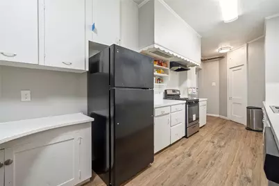 201 W 31st Street #B, Austin, TX 78705 - Photo 2