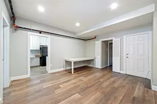 201 W 31st St, Austin, TX 78705 - Photo 4