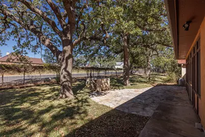 1200 Doe Run Hollow, Fredericksburg, TX 78624 - Photo 32