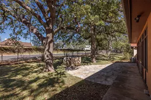 1200 Doe Run Hollow, Fredericksburg, TX 78624 - Photo 32